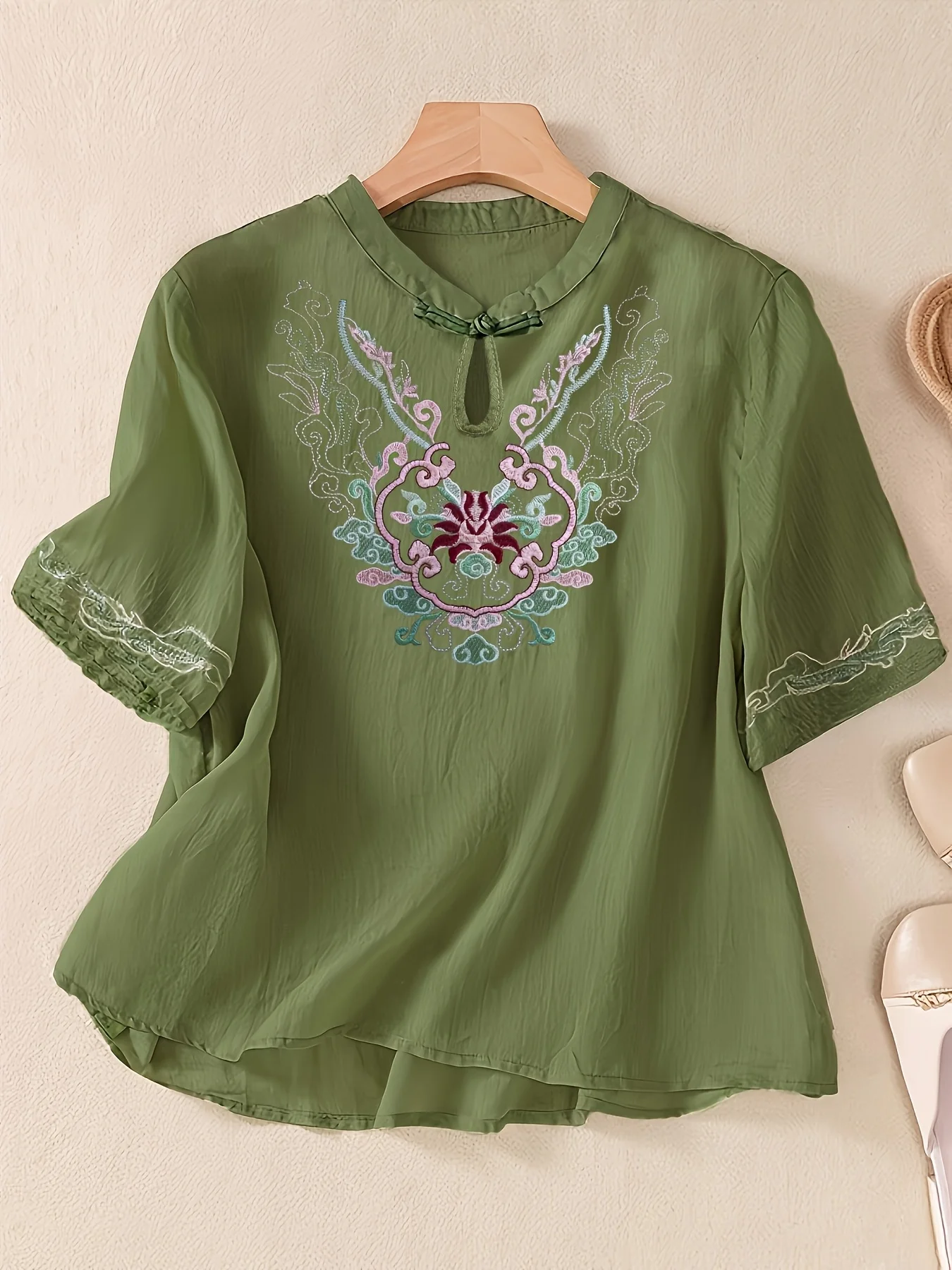 Damen Vintage Stickerei-Bluse Sommer Kurzarm Ethnische Blumen-Bluse Lässiges Lockeres Oberteil Chinesischer Stil Retro Elegante Tunika-Bluse