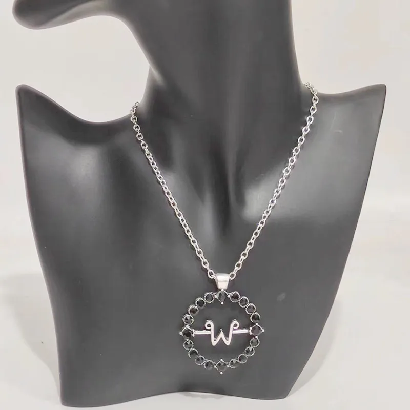 البرامج التلفزيونية رسالة ث الأربعاء قلادة القلائد للرجال النساء المعادن والمجوهرات هدية تأثيري الملحقات