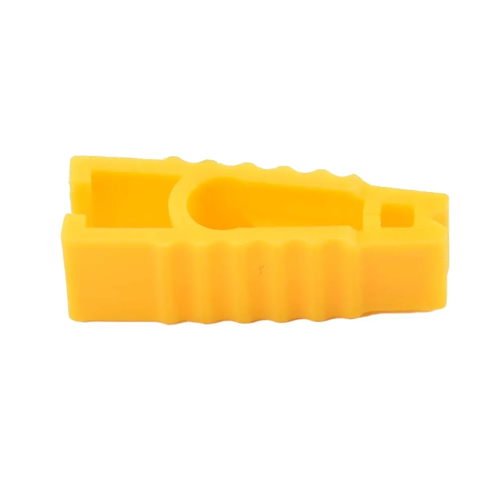 1 PC 3cm Fuse Clip Tools Uni Versal Car Fuse Traction Automobile Fuse Puller Yellow For Car Motorcycle Fuses Replacement Tool