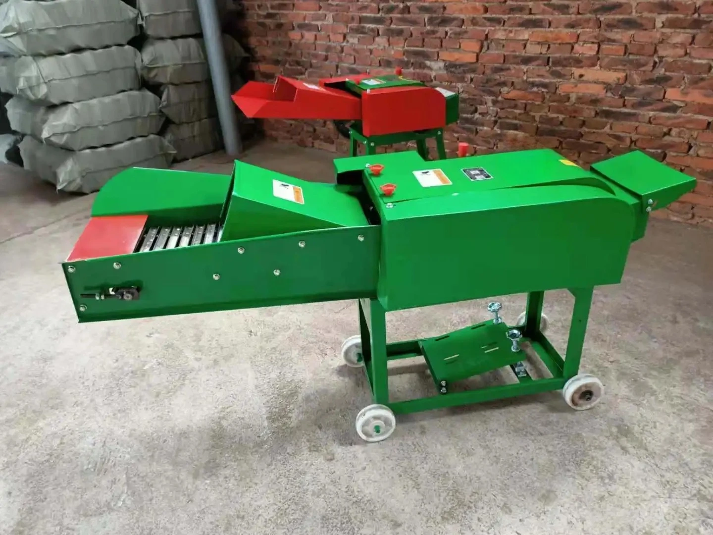 3-kilowatt automatic grass cutter, multi-functional livestock feed cutter, feed crusher, household farm power motor core