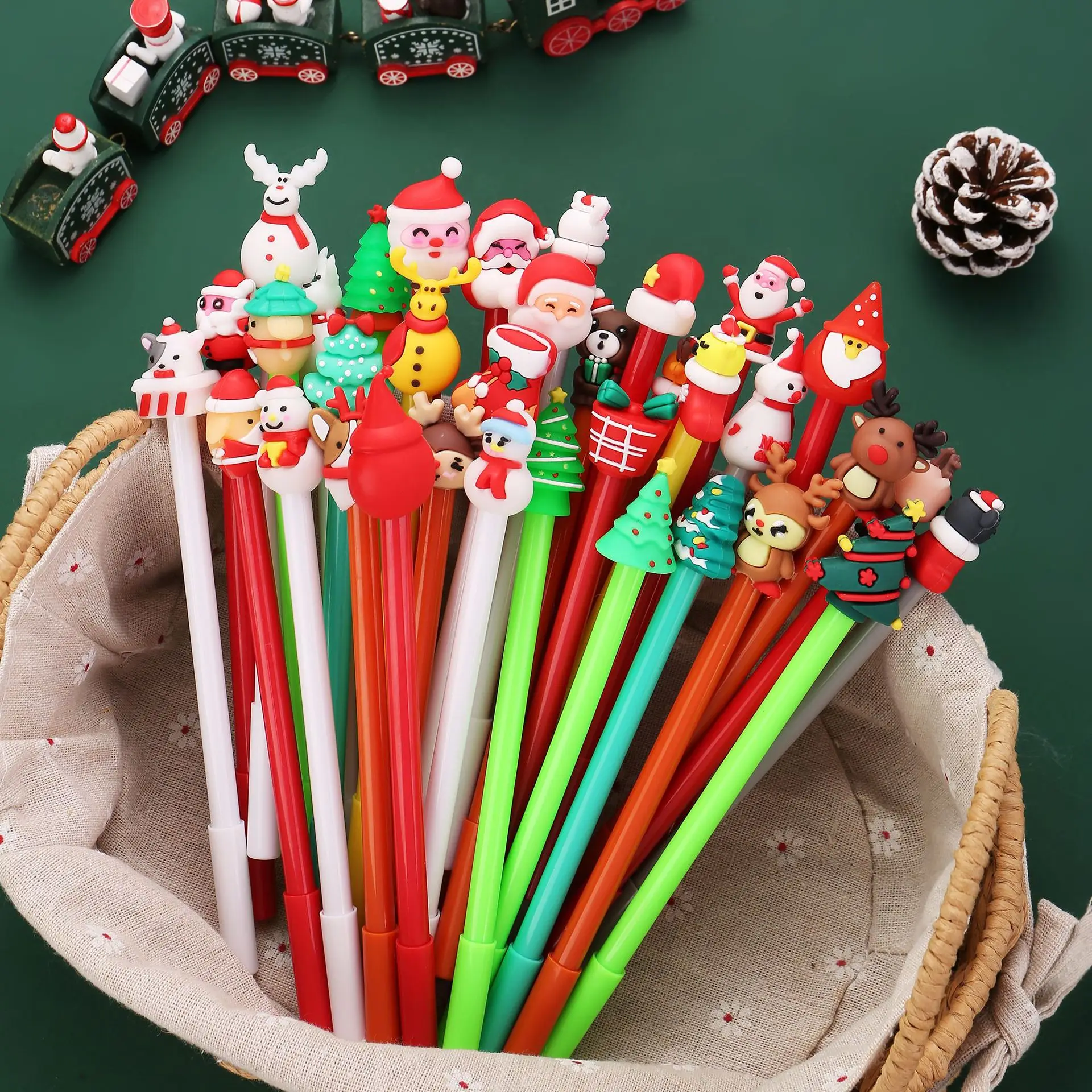 50Pcs/Lot Kawaii Christmas Gel Pen 0.5mm Black Ink Cute Christmas Tree Elk Santa Snowmen Neutral Pen School Stationary Kids Gift