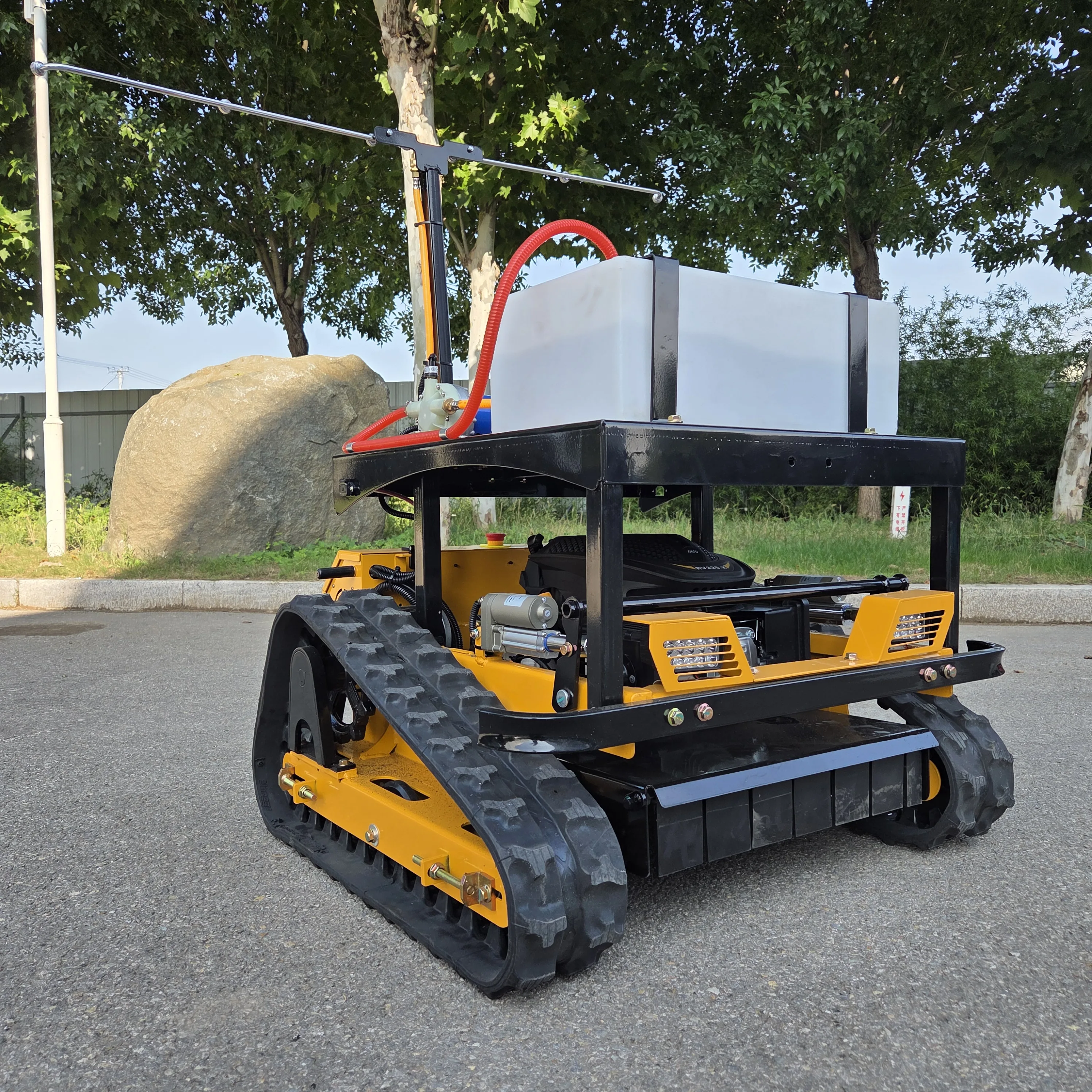 Intelligent Remote Control Spray Mower 2-in-1 30L-60L Water Tank Capacity Orchard Agriculture Sprayer Hot Selling