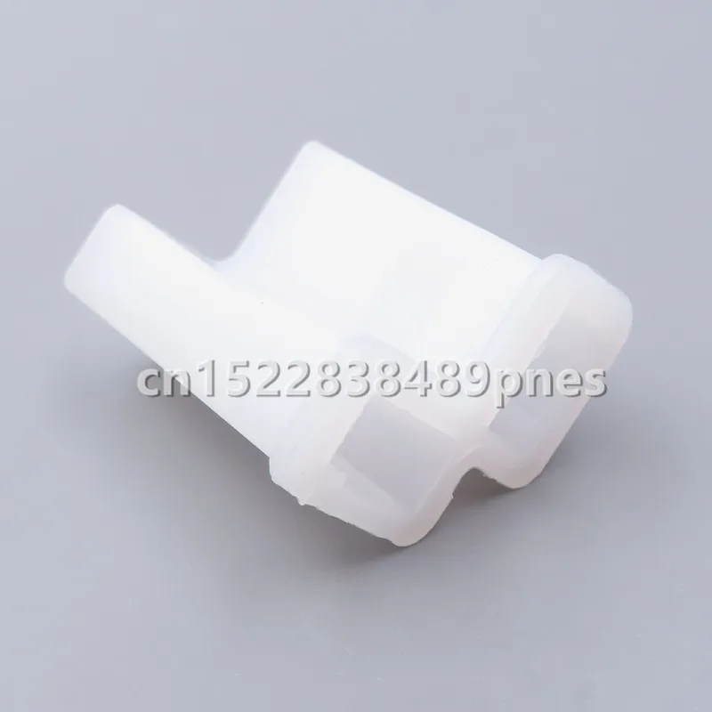 2 Pole PA66 Automobile Fuel Nozzle Plug Housing Plug Electrical Socket Wire Clip Connector