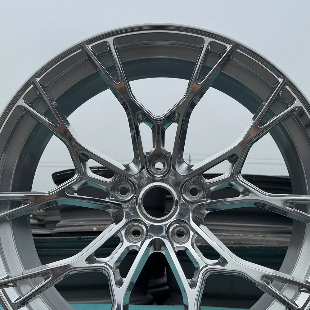 عالية الجودة 19 20 21 22 23 24 26 بوصة 6061-T6 سبيكة عجلات السيارة مخصص مصقول 5x112 عجلات سيارة سباق مزورة لسيارات BMW M8