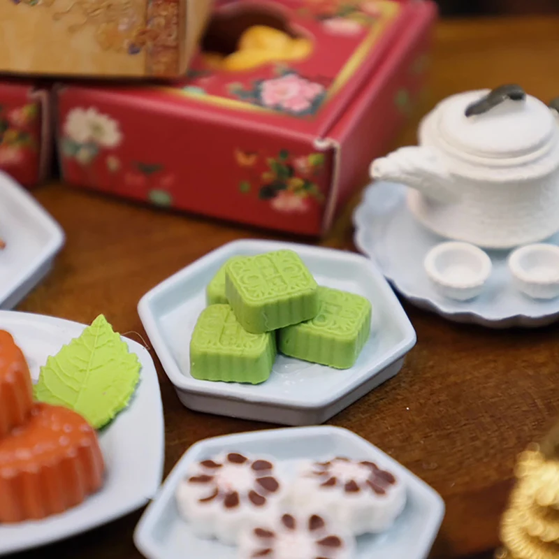 1Box Dollhouse Miniature Chinese Style Moon Cake With Box Dollhouse Mooncake Food Toys Model For Kid Pretend Play Toys