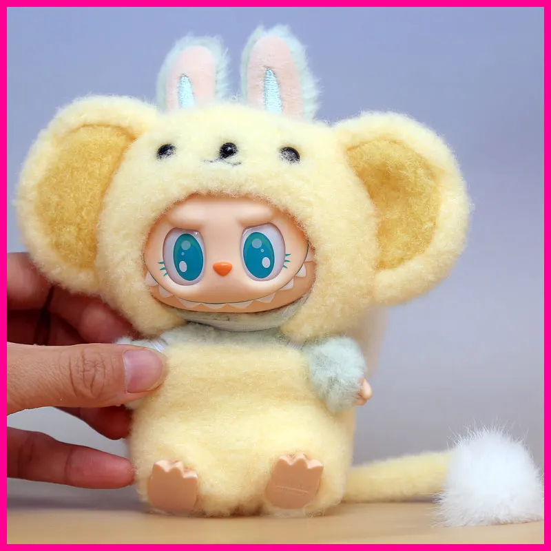 

Для Labubu универсальная детская одежда Little Ke с крыльями, креативная плюшевая одежда с героями мультфильмов, нарядные аксессуары-сюрпризы