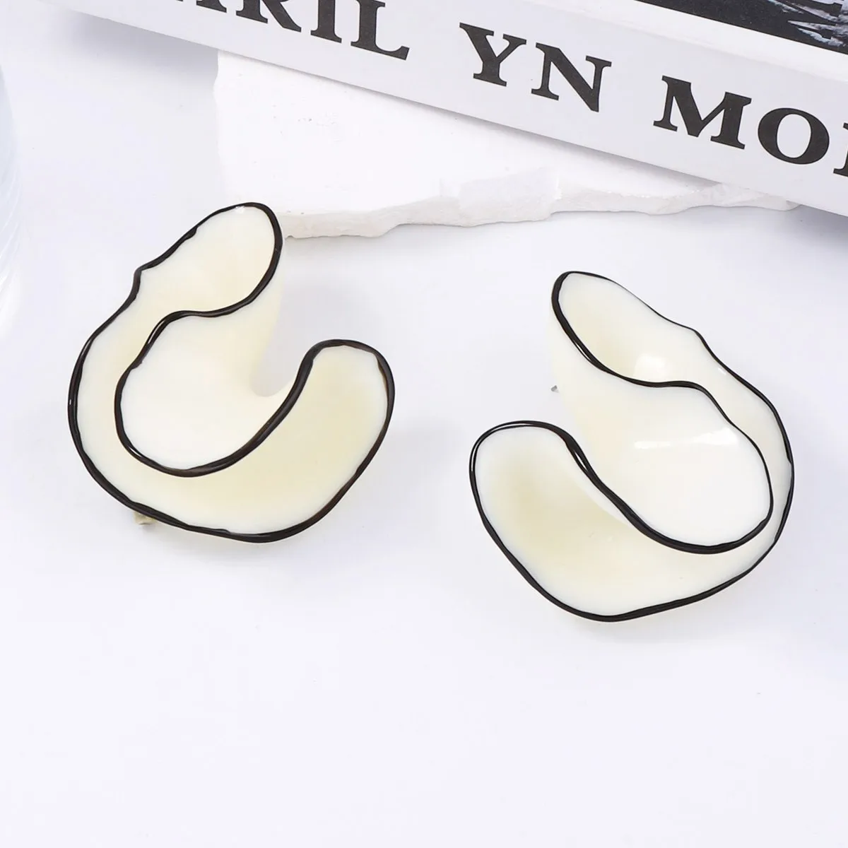 Kshmir Boho exaggerated fashion high quality acrylic contrast color flower woman vacation big earrings fashion jewelry - Image 6