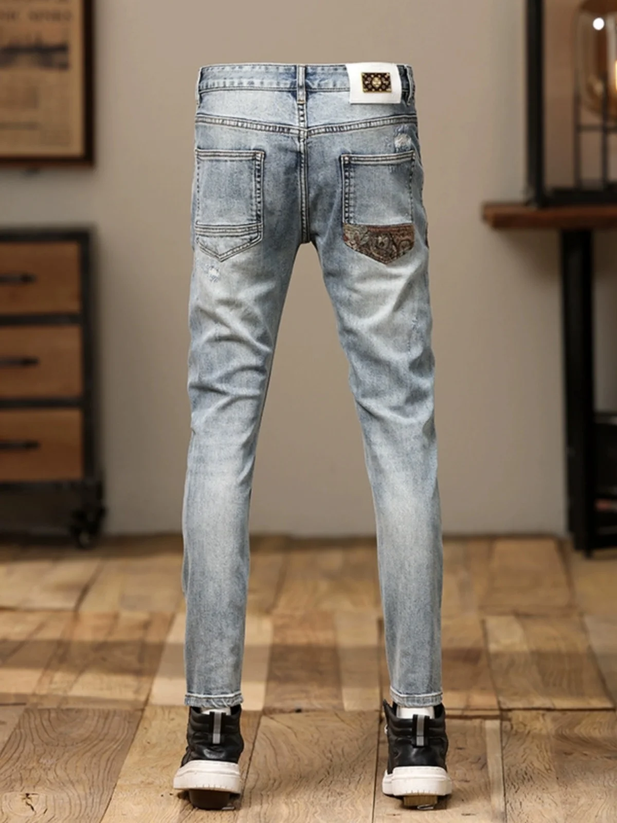 

High-End Men's Distred Embroidered Patchwork Jeans Casual Slim Fit Cotton Stretch Denim mid Waist Youth Long Trousers