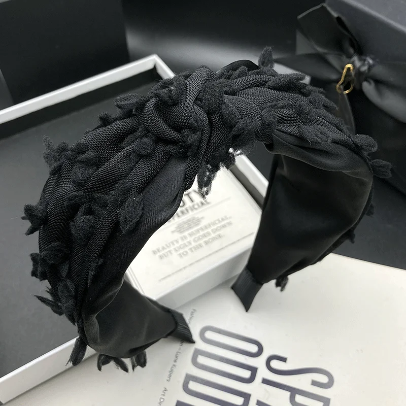 

Оригинальный дизайн: черная повязка-заколка для волос для женщин, новая модная повязка для волос для взрослых с широким ободком и компрессионным эффектом.