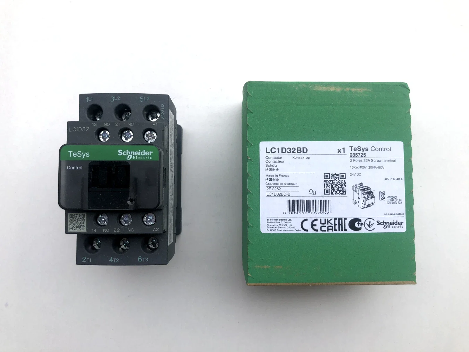 New and original LC1D32BD contactor - 3P(3 NO) - AC-3 - = 440 V 32 A - 24 V DC coil
