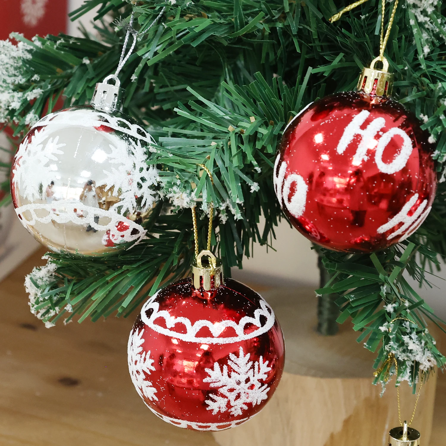 الجملة معكوسة الأحمر ندفة الثلج كرات عيد الميلاد بالكهرباء اللون اللوحة شنقا الكرة لشجرة عيد الميلاد المعلقات الحلي ديكور