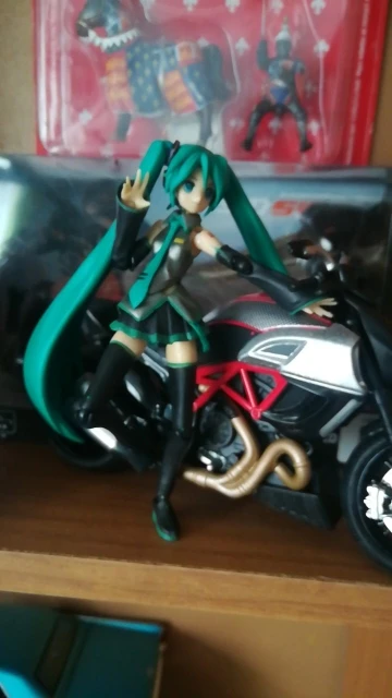 Figma Hatsune Miku Anime Actionfiguren Bewegliche Gelenke enthalten die Requisiten Desktop-Dekoration Sammlung PVC-Modell Spielzeug und Geschenke – Detail 6