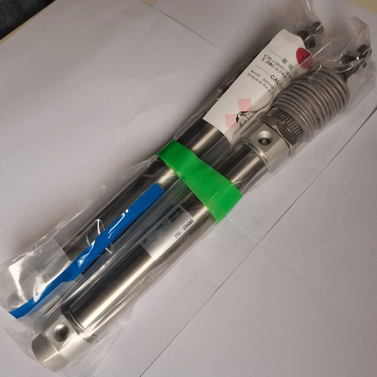 Cilindro sem retorno de haste genuína SMC original CM2KB25-125JZ CM2KB25-125Z Cilindro de haste única e dupla ação