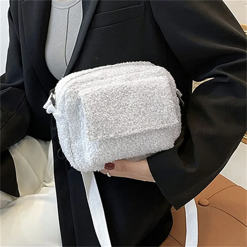 New Plush Fabric Women\'s Shoulder Crossbody Bag Small Fashion Lambs Wool Fluffy Fur Winter Female Bag Designer Handbags