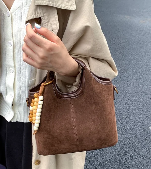 

Женские сумки-тоут большой вместимости с застежкой, стильный дизайн, осенне-зимние модные новые сумки на плечо из искусственной замши 2023 года