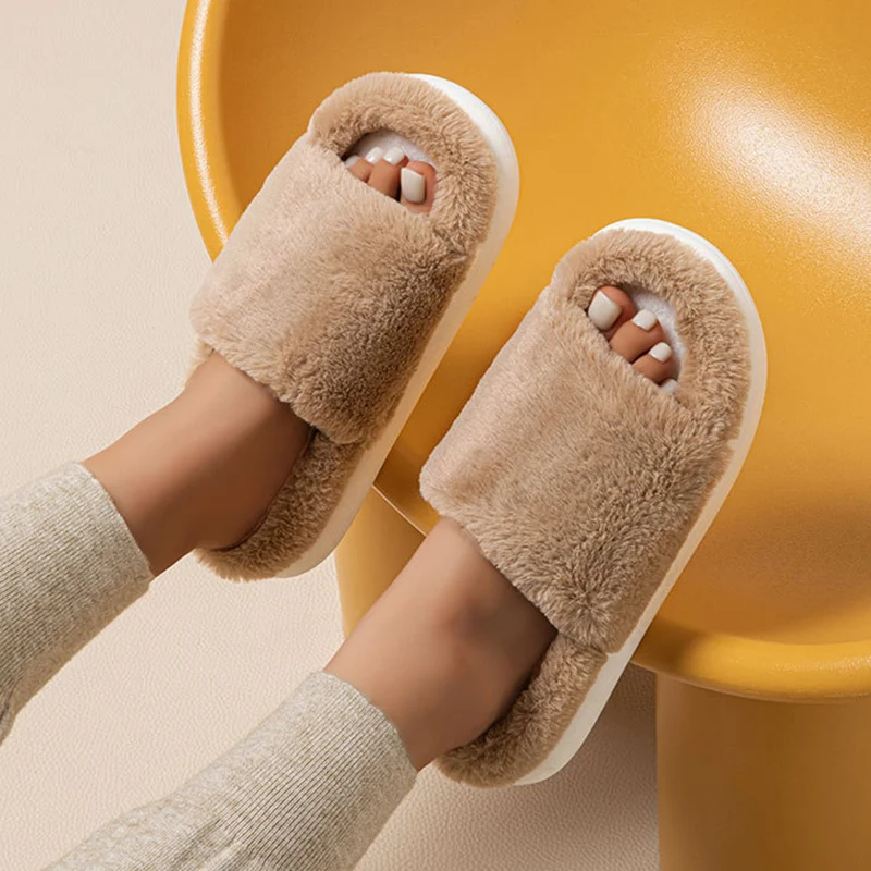 Zapatillas mullidas blancas cálidas de invierno para mujer, cómodas zapatillas de algodón con parte inferior gruesa para el hogar, chanclas de plataforma con punta abierta para interiores