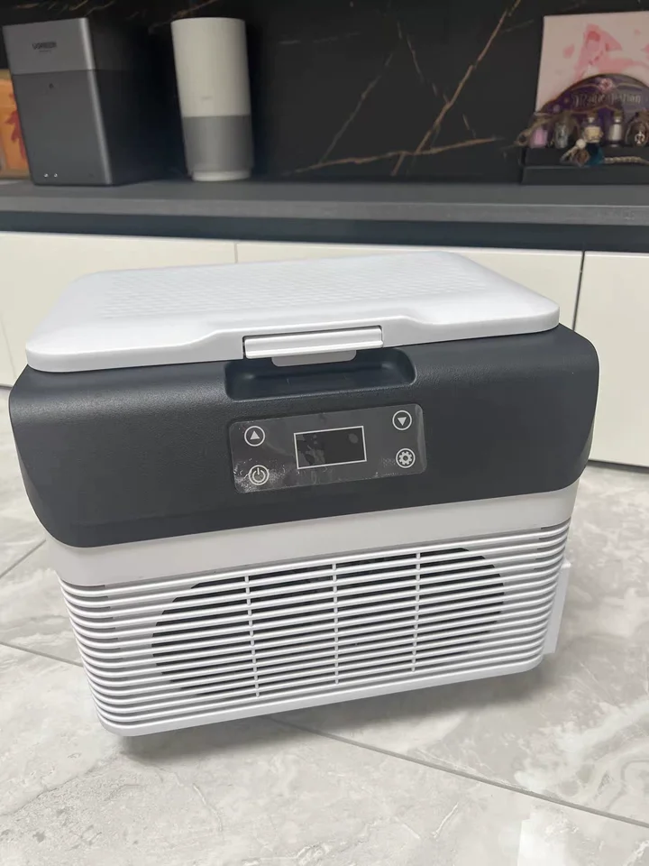 15L-B 15L Portable Car Fridge Freezer 12V/24V DC Digital Display Mini Vehicle Refrigerator Cooler