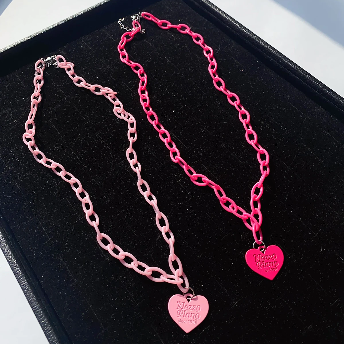 Y2K fluorescent love necklace female Instagram fashion niche design sense hip hop personality hoodie chain network red sweater