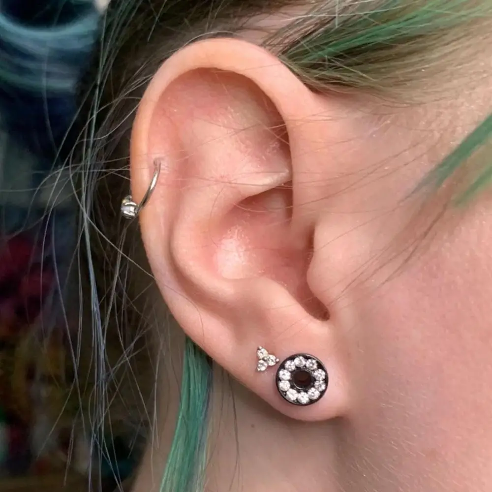 1/2Pairs Black Silvery Zircon for Ears 316L Surgical Steel Fit Single Flared Tunnels Plugs Earrings Hollow for Women Men Jewelry
