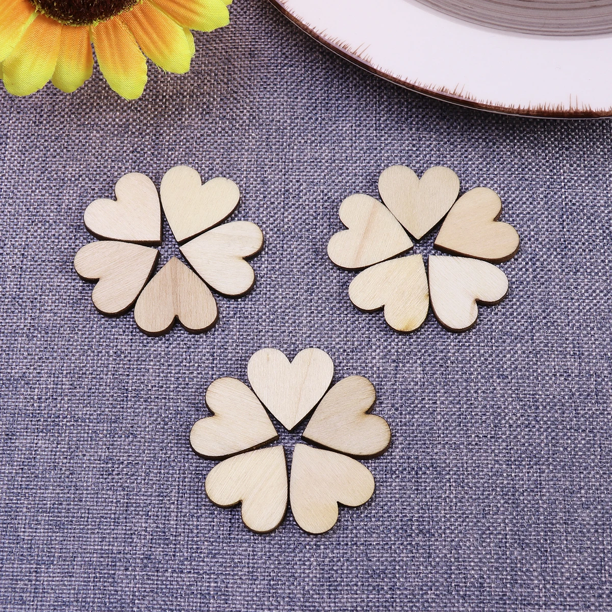 

50pcs Wood Slices 2x2cm Natural Heart Shapes Unpainted Discs Bark DIY Crafts Sewing Accessories Christmas naments