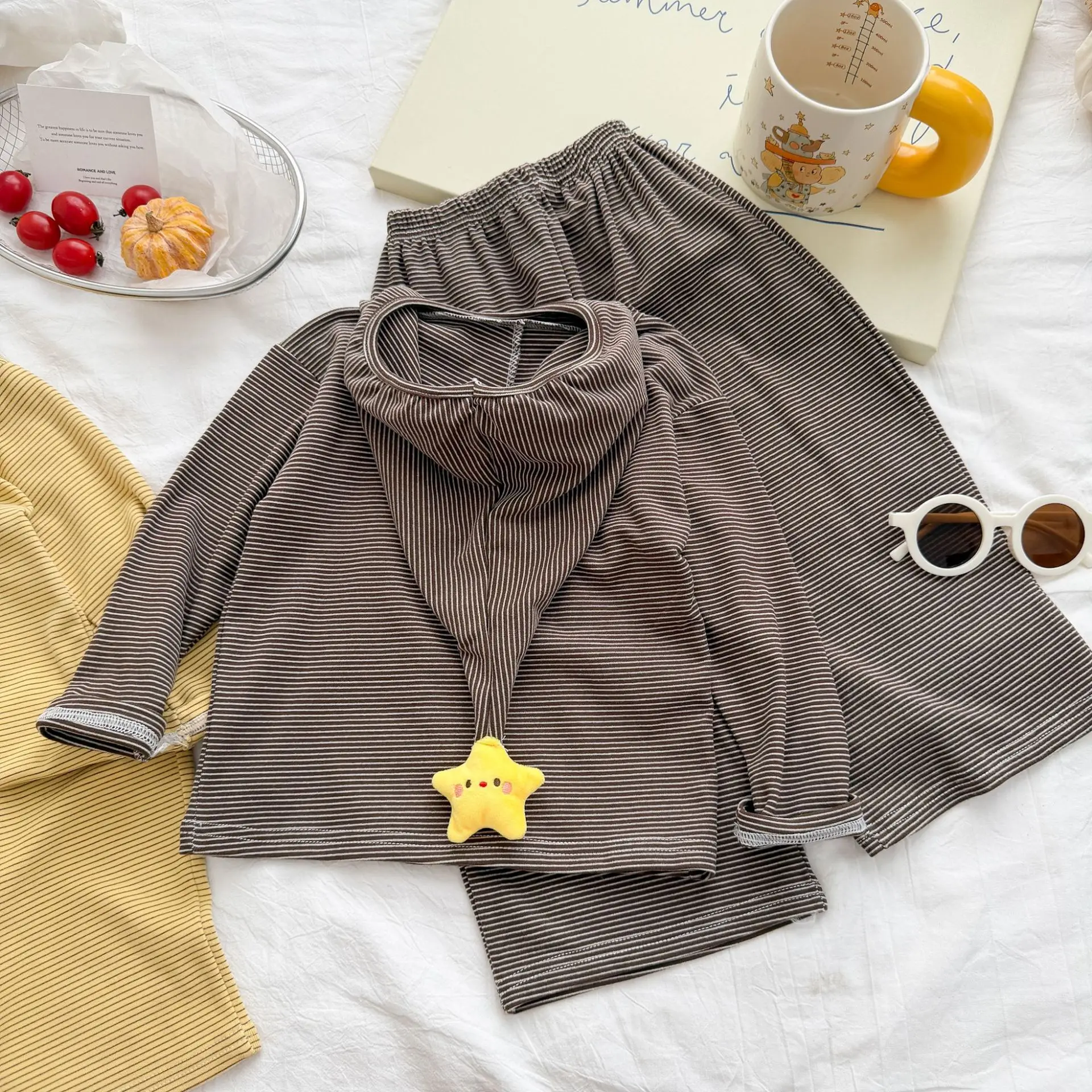 Kinder Jungen Mädchen Gestreifte Kleidungssets 2026 Neue Herbst Niedliche 3D-Stern-Dekoration Kapuzen-Langarm-Oberteil+Hose 2-teiliges Freizeit-Outfit für Kinder – Detail 10