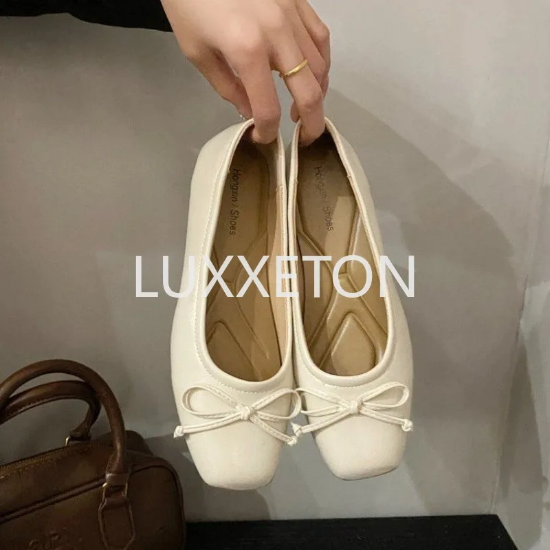 Women Flat Shoes Spring and Autumn New Fashionable Ballet Bow Design Shallow Mouth Comfortable Soft Sole Silver Ballet Flats