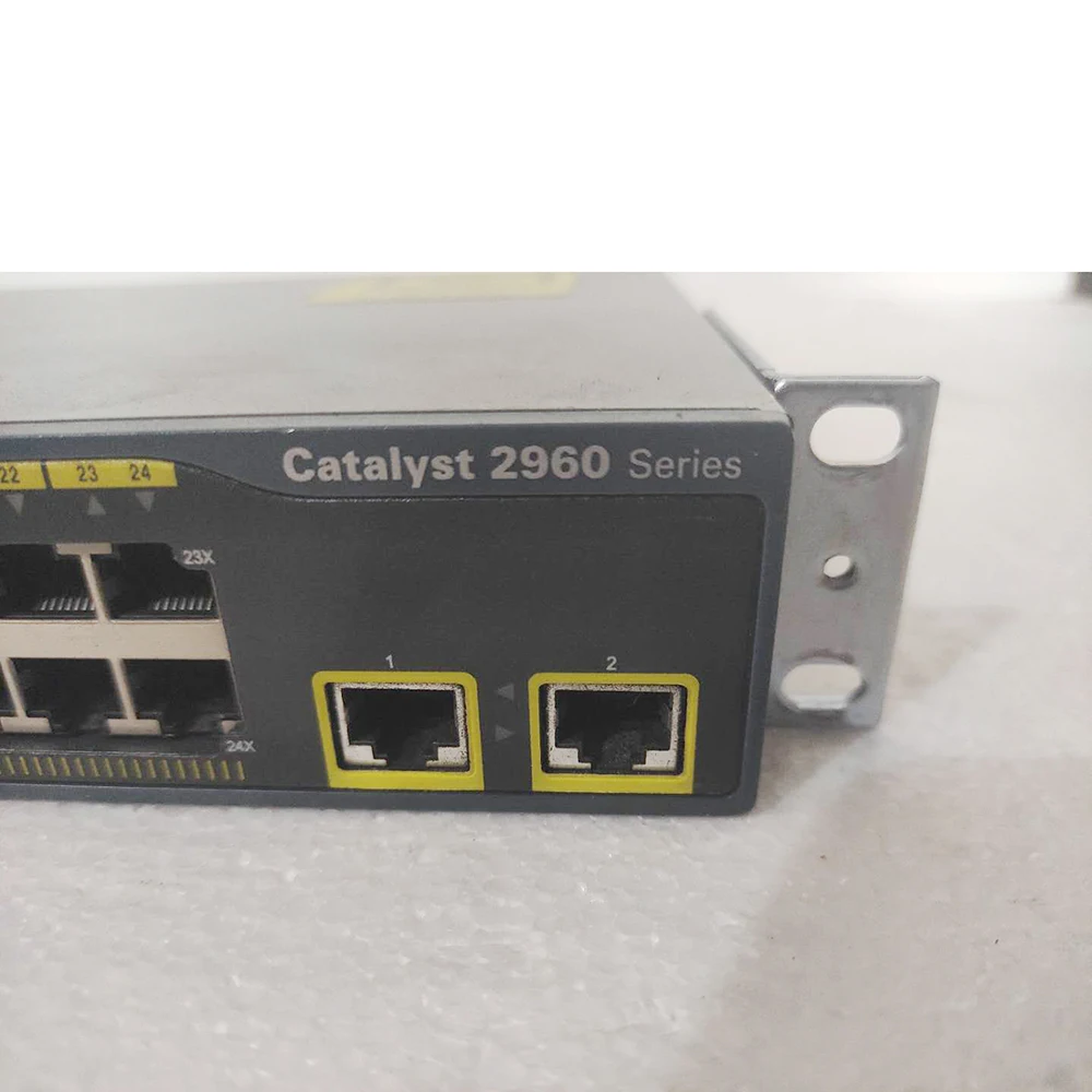 สําหรับสวิตช์การจัดการเครือข่าย Gigabit Cisco 24 พอร์ต 100M 2 พอร์ต WS-C2960-24TT-L