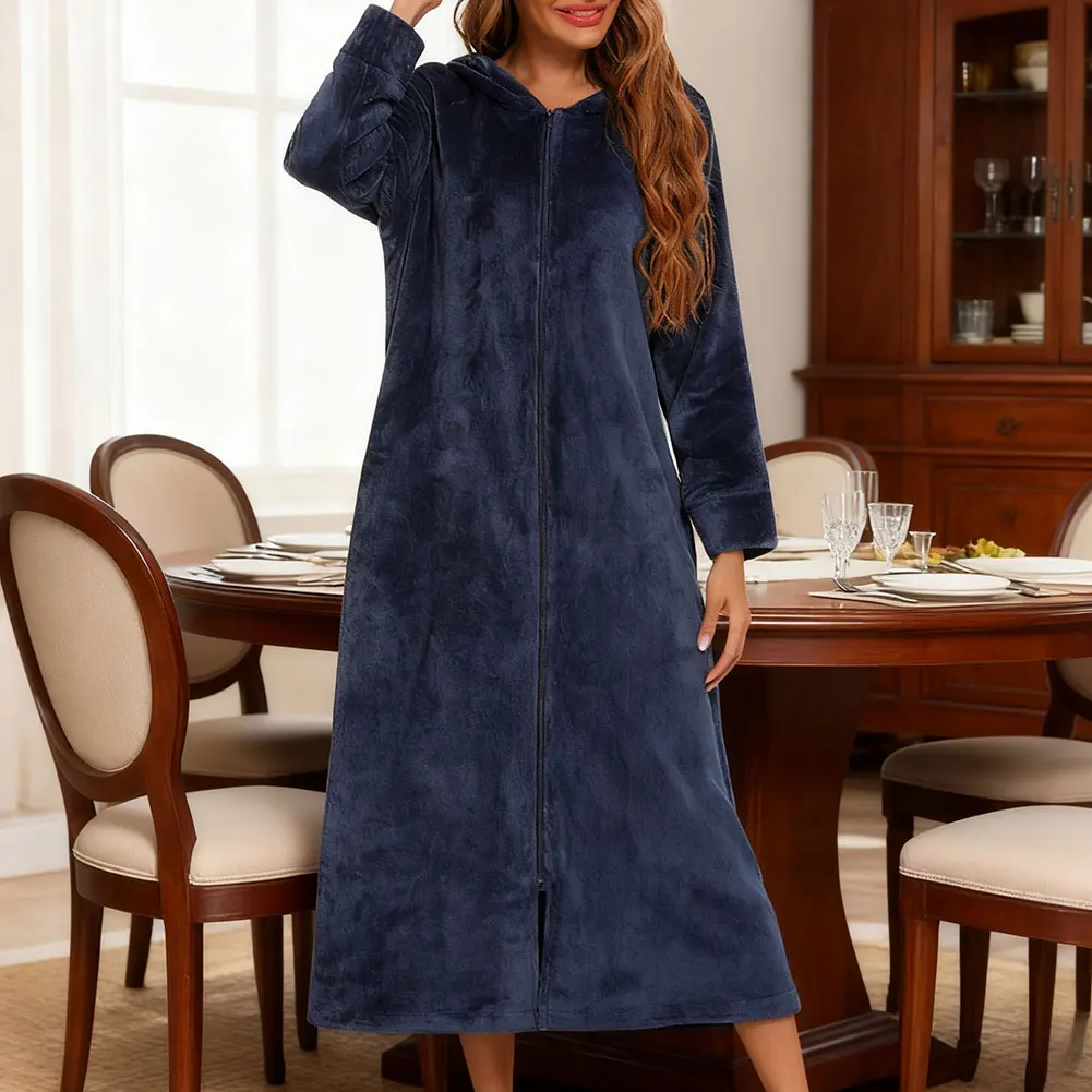 

Женский теплый флисовый халат на молнии с карманами. Домашняя одежда из плотного флиса. Мягкая фланель для холодной погоды. Расслабляет комфорт после ванны.