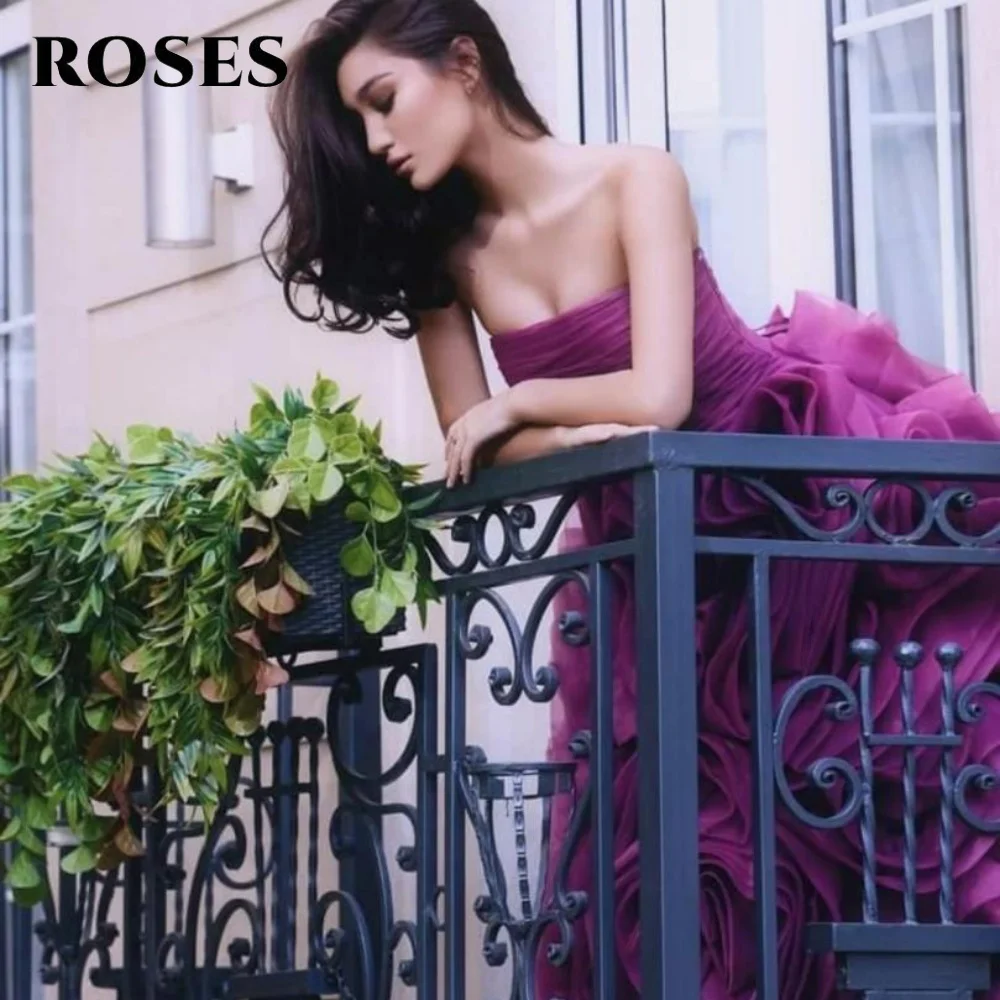 فستان حفلة موسيقية بدون حمالات من ROSES مع طيات من التل بدون أكمام للحفلات على شكل حرف a فستان حفلات متدرج للنساء مخصص