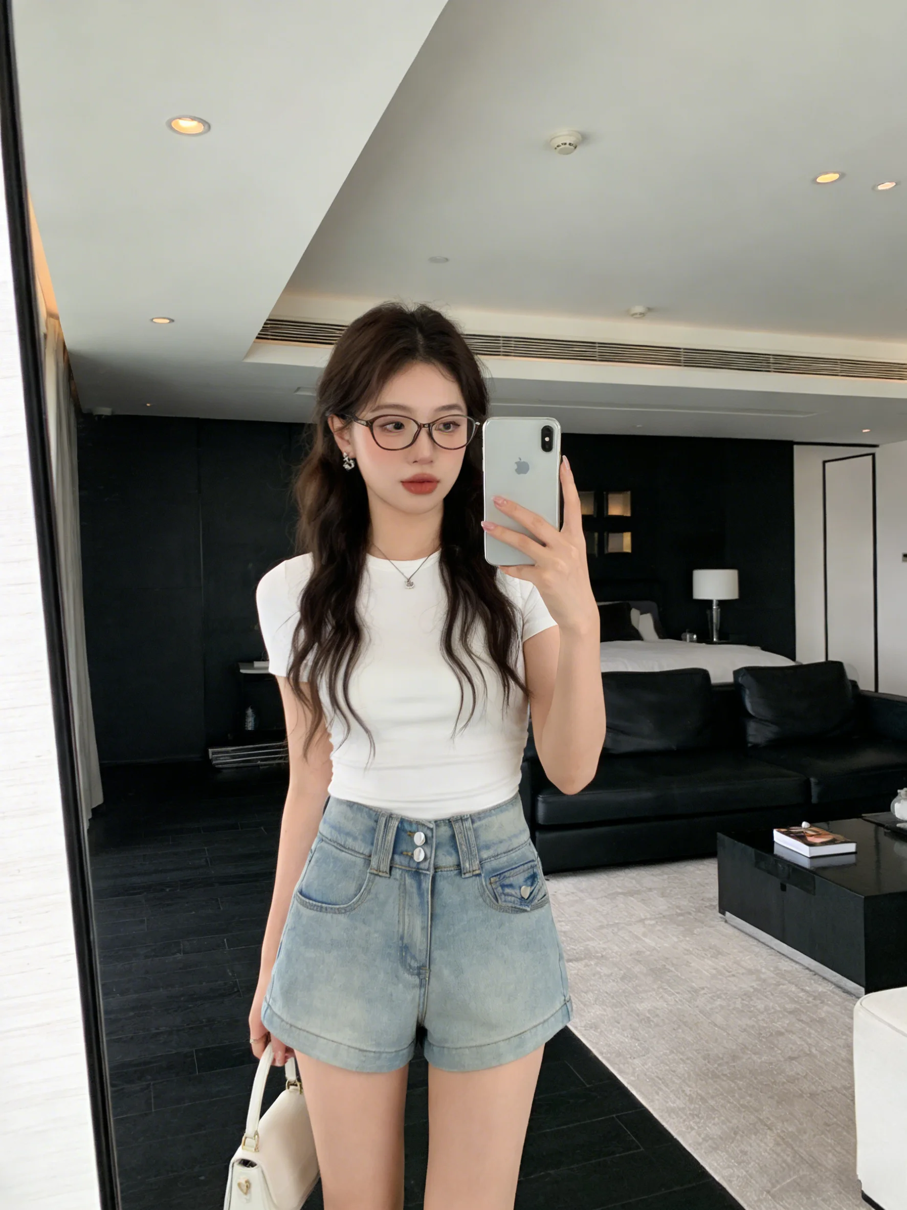 

Светло-голубые джинсовые шорты с двойной пряжкой и высокой талией, винтажные летние шорты в корейском стиле, женские джинсы, летняя коллекция