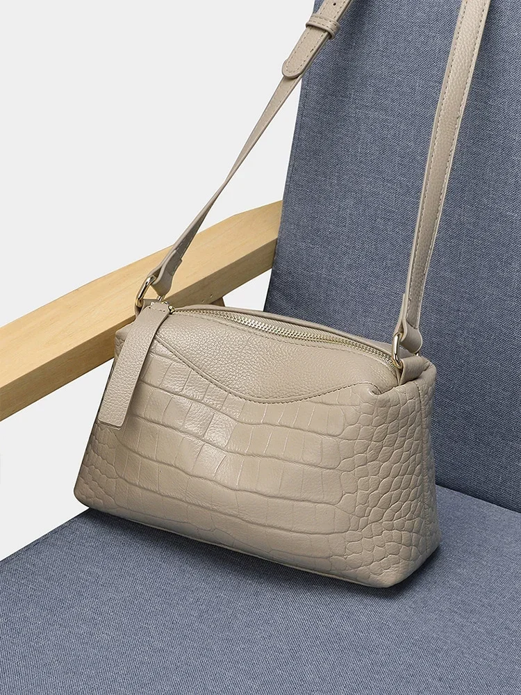 

Women Luxury Designer Cowhide Classic Handbags Female Natural Cow Leather Shoulder Bag Ladies Soft Retro Crossbody Underarm Bags