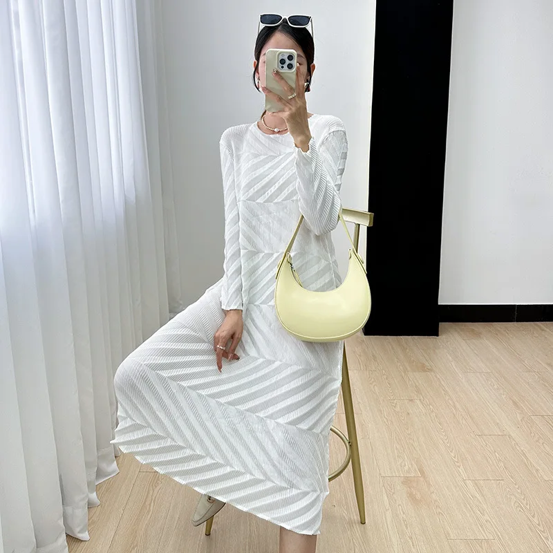 Miyake Dress Women's 2024 Autumn New Round Neck Simple Versatile Stripes Fashion Solid Color Temperament Commuter Long Dress