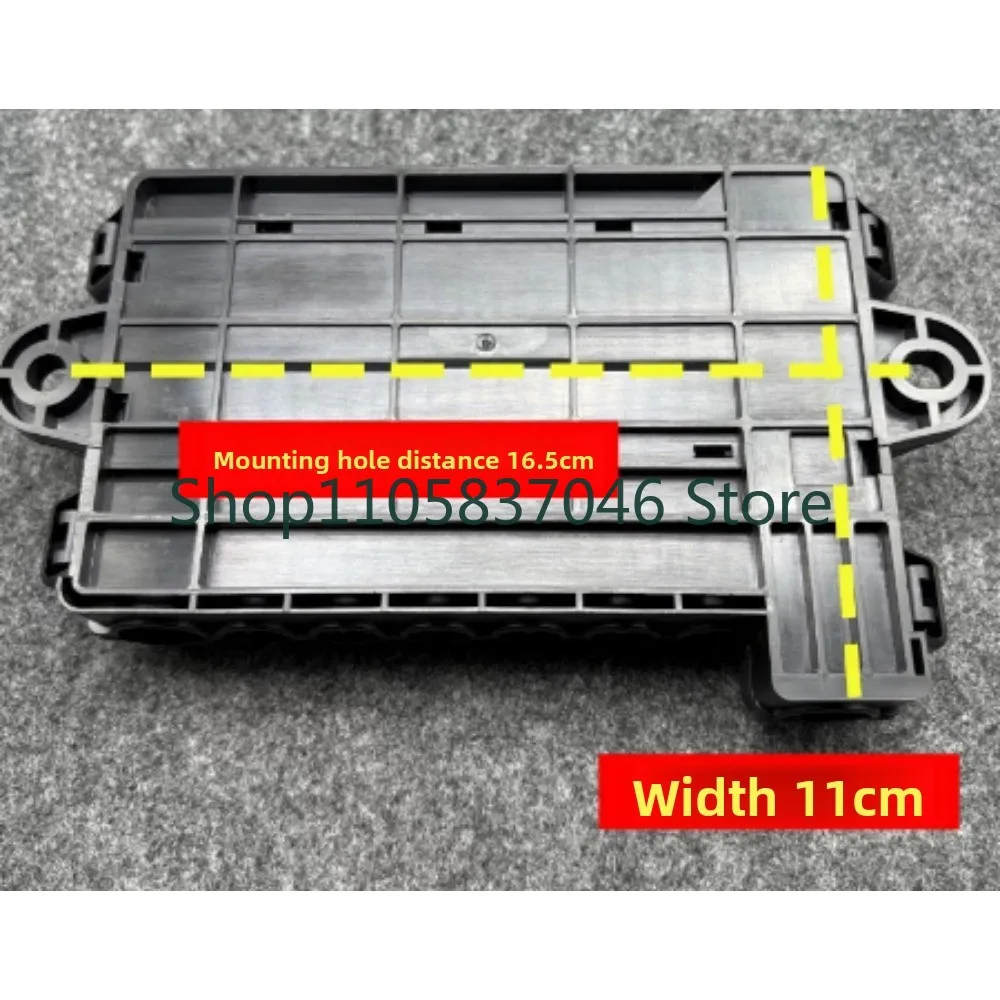 Automobile battery power junction box, RV off-road vehicle, truck modification, universal junction box, multi-channel fuse
