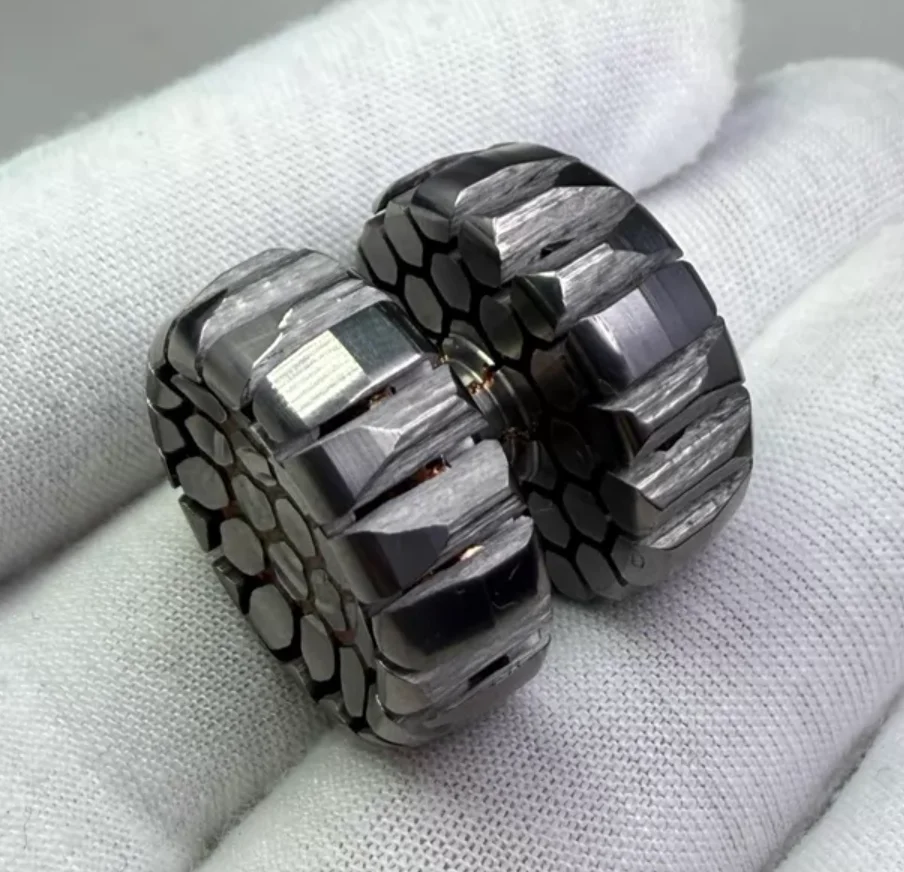 Used EDC Fz EDC superconducting dragon scale pair button 25mm * 22.5mm spinner Fingertip gyroscope Decompression toys