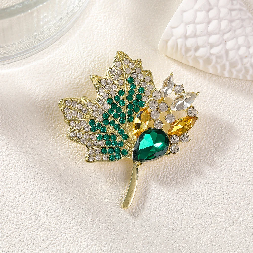 Exquisite Zircon Maple Leaf Brooches for Women Luxury Rhinestone Plant Corsage Dress Jacket Accessories Party Jewelry