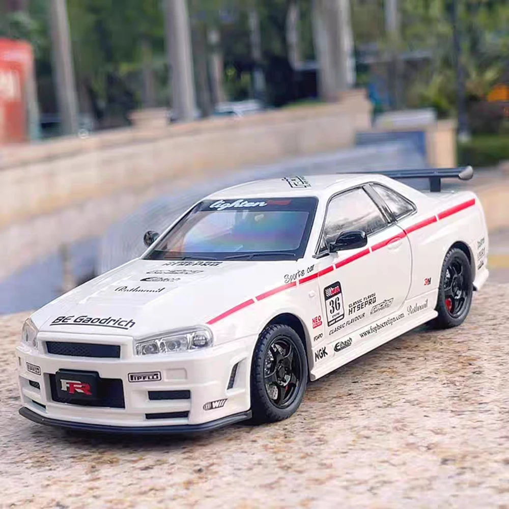 Model samochodu GTR-R34 Supra w skali 1:24, zabawka, odlew ze stopu, z efektami świetlnymi i dźwiękowymi, sportowy samochód z napędem pull-back, miniaturowe pojazdy, dekoracja stołu.