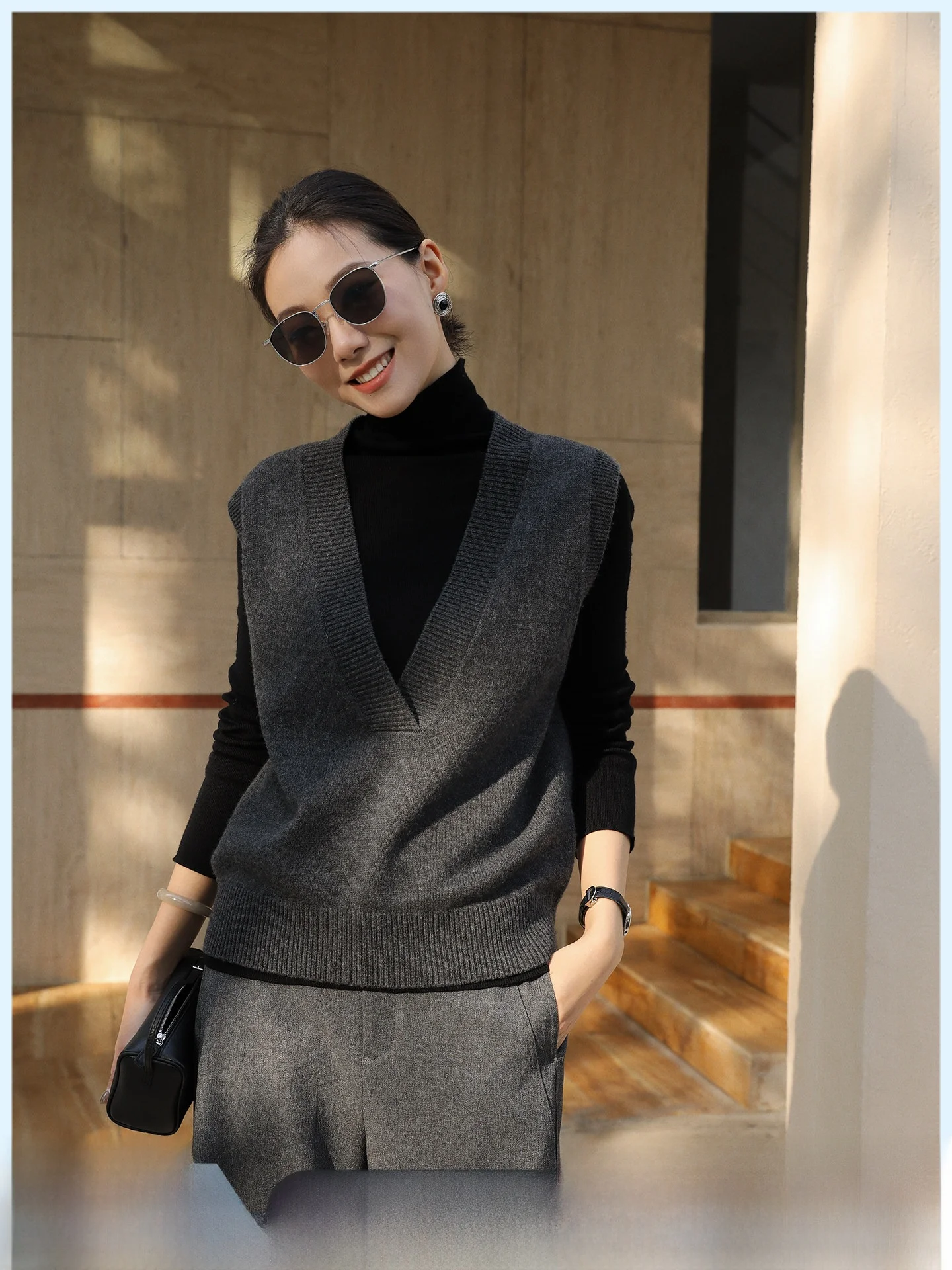

Gray Woolen V-neck Knitted Vest Loose Sleeveless Sweater Casual Style Women's Fashion Spring New Arrival Warmth Medium