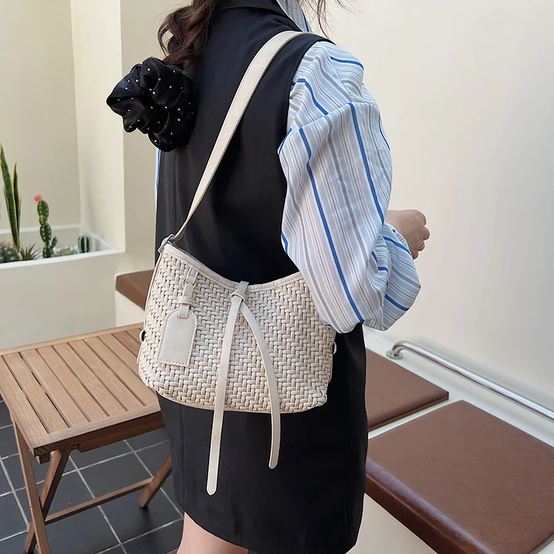 

High Quality Women's Chain Strap Crossbody Bag Fashionable And Trendy Handbag Elegant Design Zipper Shoulder Bag