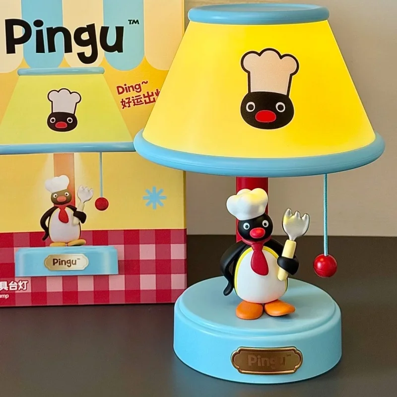 

Подлинная игрушка шеф-повара Pingu, настольная лампа, мультяшный пингвин, ночник, украшение для спальни, офиса, рабочего стола, подарок на день рождения для девочек, Рождественский подарок