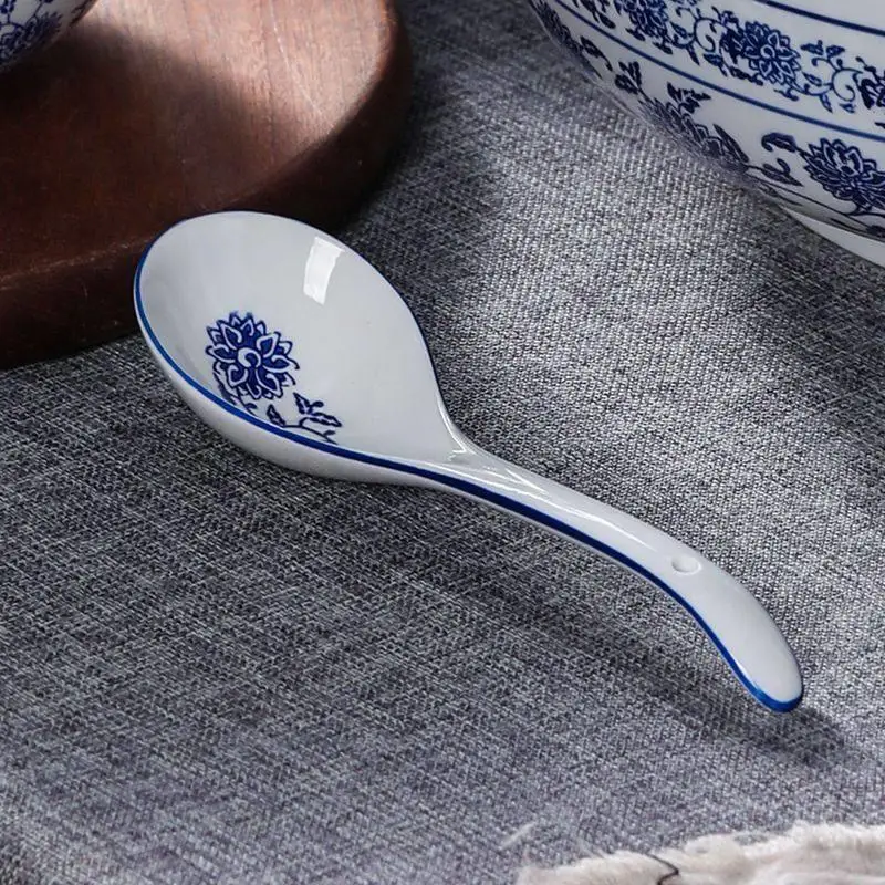 Large 22cm Blue And White Porcelain Soup Spoon Ceramic Long Handle Spade Chinese Style Dining Utensils from Jingdezhen