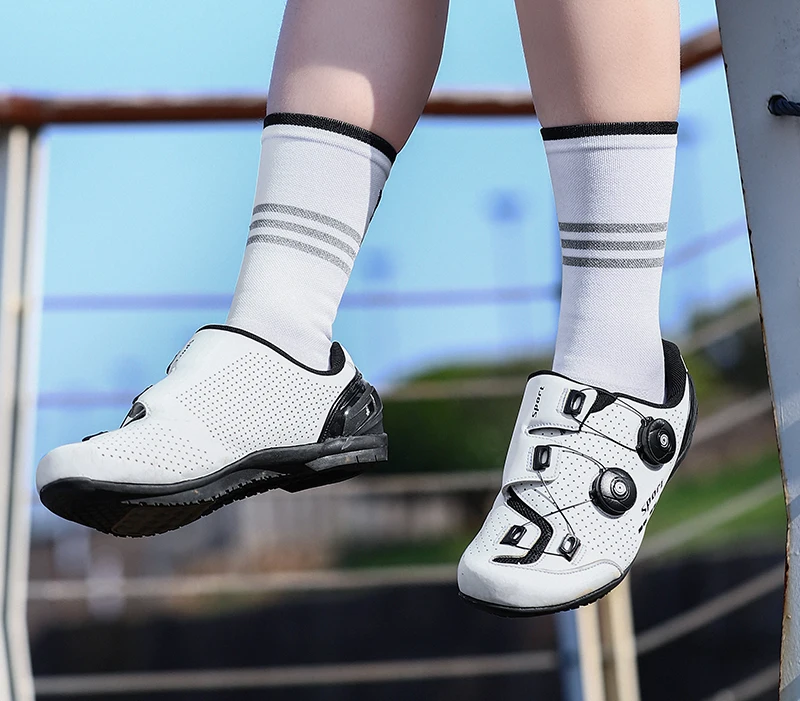 WEST BIKING Reflektierende Fahrradsocken für Männer und Frauen Schnelltrocknende Sportsocken Atmungsaktive Lauf- und Fahrradausrüstung EU-Größe 37-43 – Detail 14