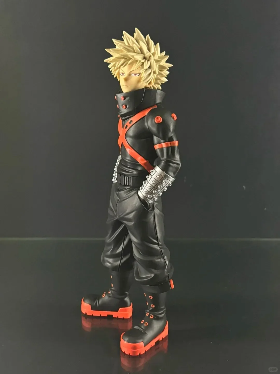 My Hero Academia Anime-Peripheriefigur Helden-Bakugou-Katsuki Actionfiguren PVC-Modell Deko-Sammlerstück Spielzeug Weihnachtsgeschenk – Detail 4