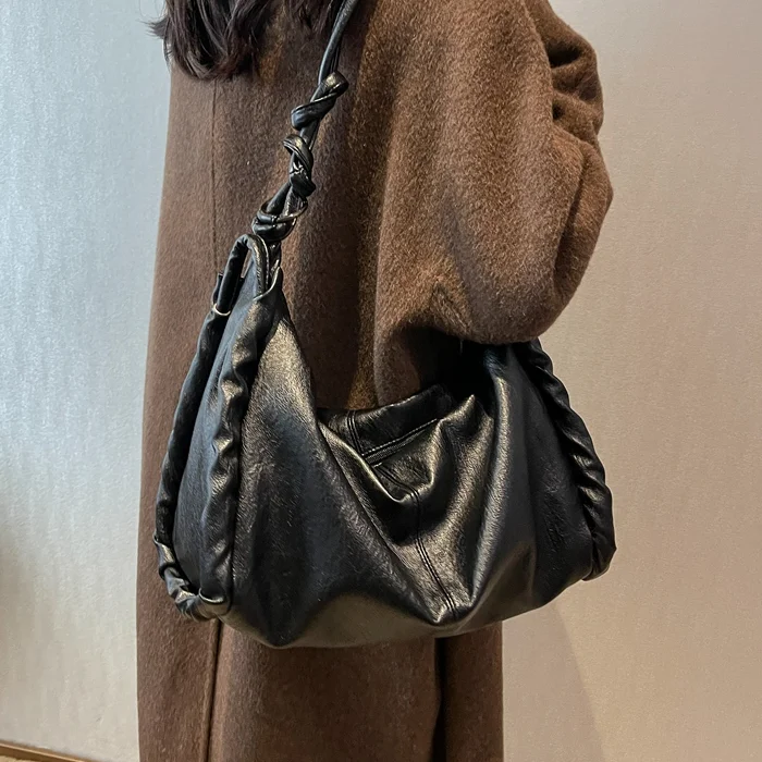 

Fashionable Large-capacity Large-bag Women's Trendy Foreign Style Versatile Underarm Bag Texture Messenger Bag Exquisite Simple