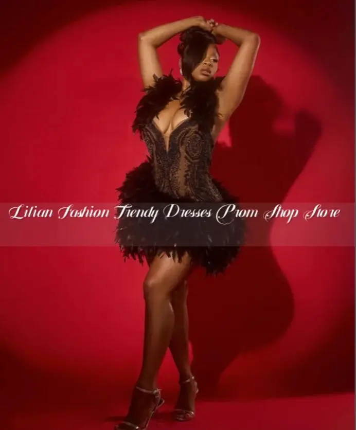 블랙 섹시 깃털 짧은 댄스 파티 드레스 절묘한 시스루 아플리케 코르셋 흑인 소녀 생일 파티 맞춤형 فساتين سهرة