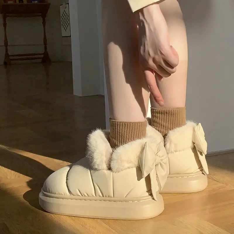 

Плюшевые зимние ботинки Kawaii с бантом и круглым носком для женщин, зимняя массивная женская обувь, новинка 2025, трендовая обувь Y2k, пушистая и элегантная обувь