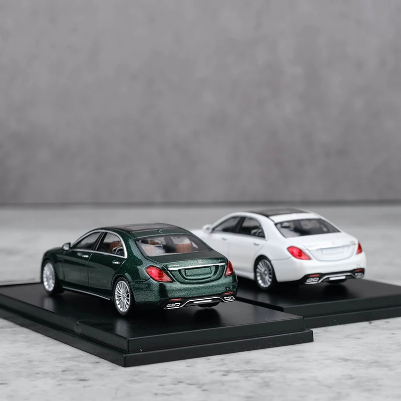 Diecast 1/64 escala modelo de carro mercedes benz s65 amg liga modelo de carro benz w222 jogar veículos brinquedos para meninos caixa original