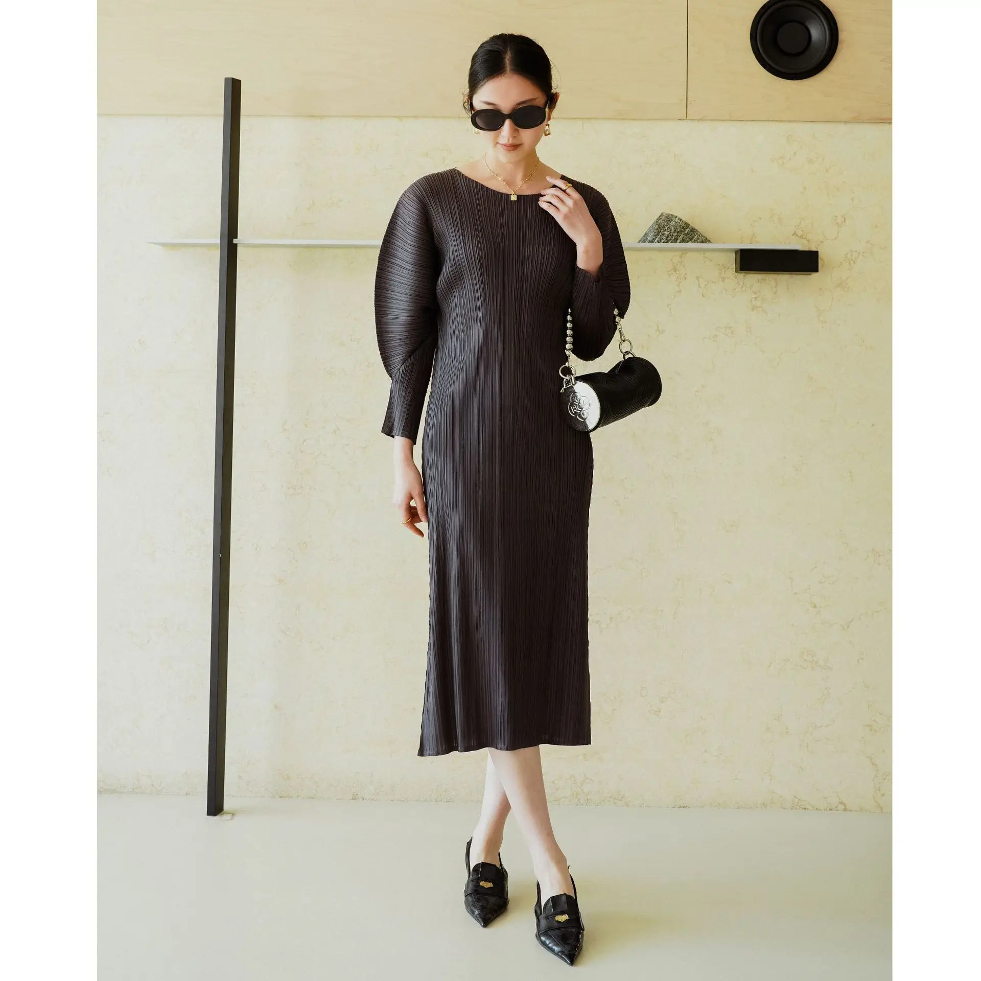 

Counter Quality 2026 Autumn and Spring Miyake High-end Pleated Fashionable British Style Commuter Bat Sleeve Dress