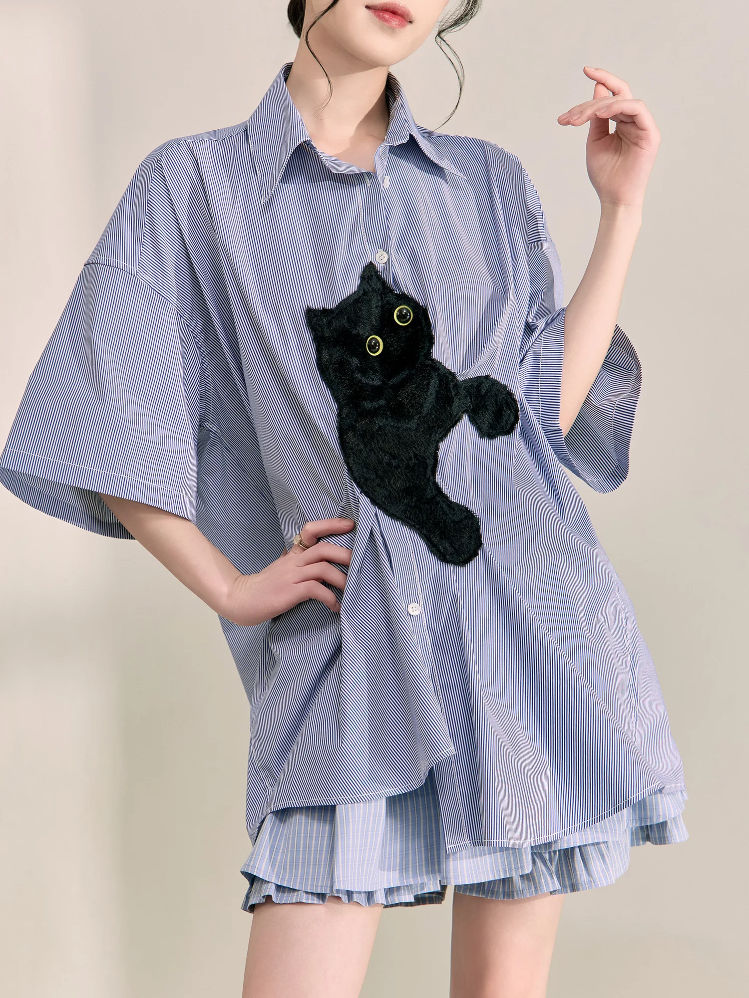 

Пуловер Flowing Era с вышивкой и полосками, уникальный дизайн, повседневный стиль, короткий рукав, для создания молодежного образа