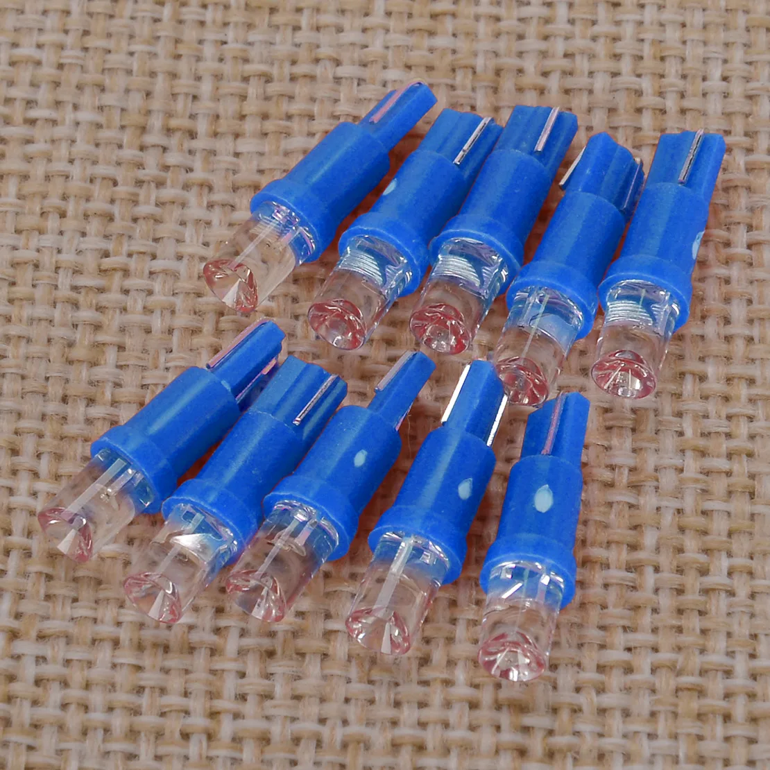 

10 шт. синих светодиодных ламп T5 W2x4.6d 12В 1Вт для приборной панели автомобиля, панели управления, освещения салона