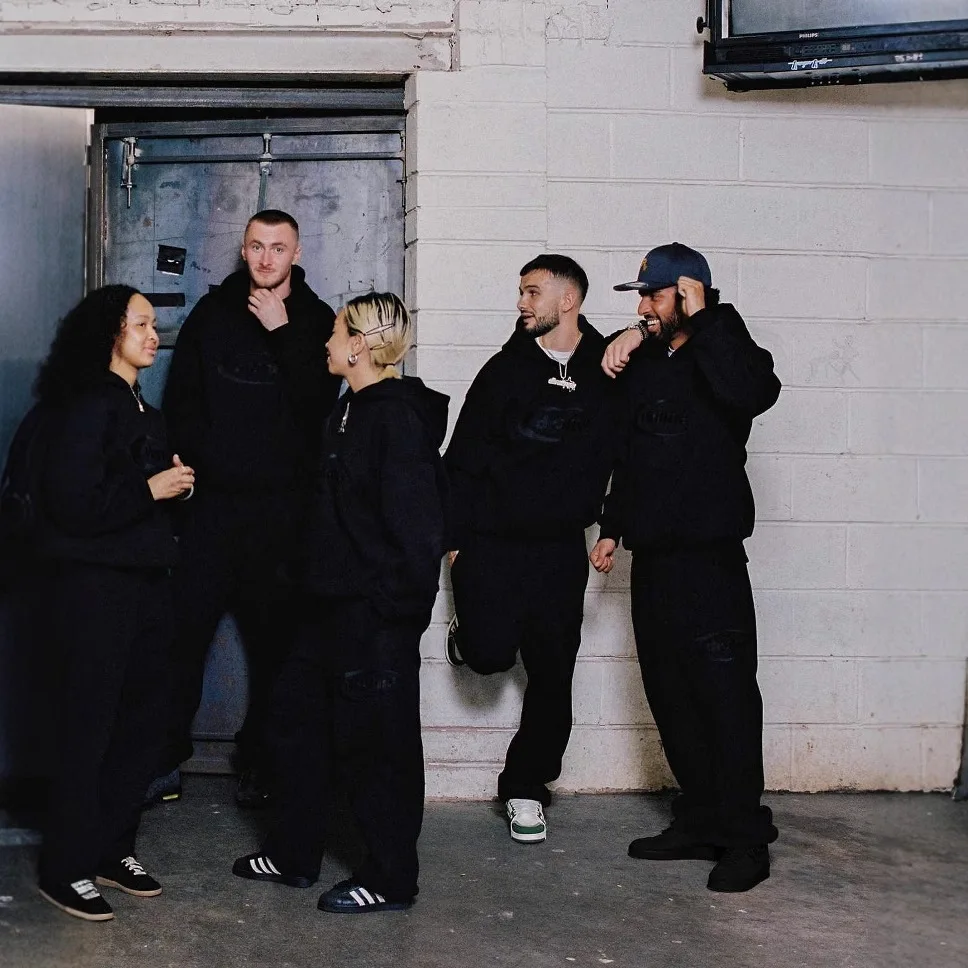 Street style American hip hop hooded pullovers for men and women with the same new sweater ins style in autumn and winter.